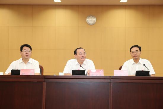 东莞市委副书记,市长袁宝成