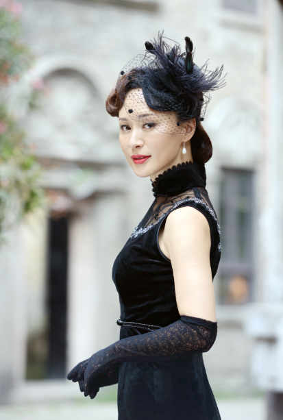 绝命追踪开播黑老大杨雨婷造型美艳