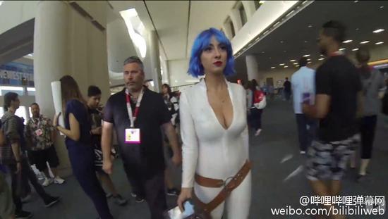 一个美女Coser在漫展步行10小时的经历