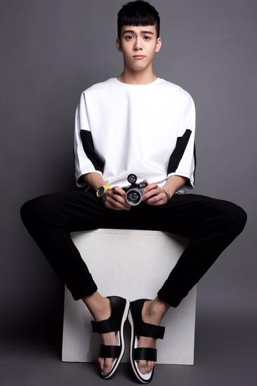 fresh团曾舜晞全新造型曝光