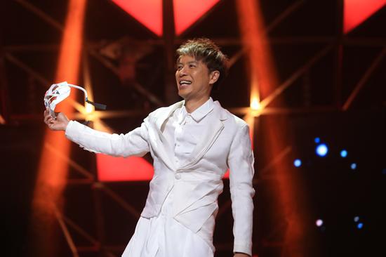 蒙面歌王歌坛天王李克勤掀起怀旧风