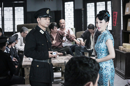 由赵文卓,刘雨鑫,陈昊,蔡文静等主演的《英雄不流泪》日前在深圳电视