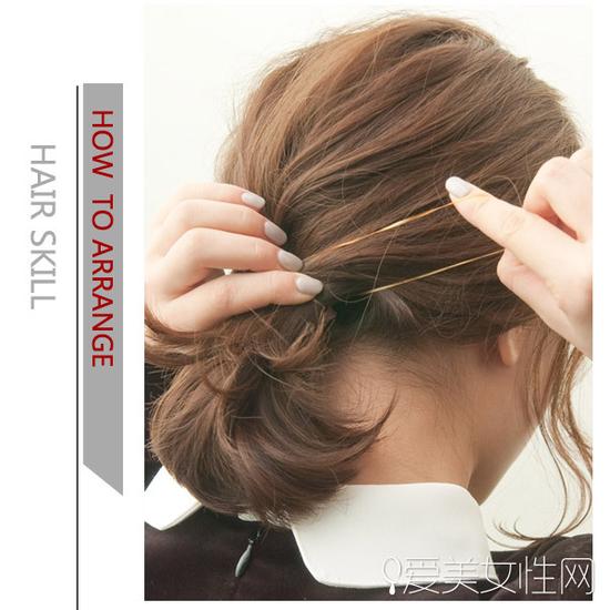 马尾最爱一点松时髦蓬松扎法教程示范