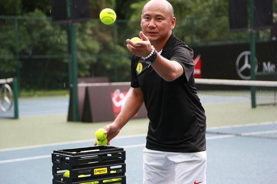 中国女子网球队主教练王鹏