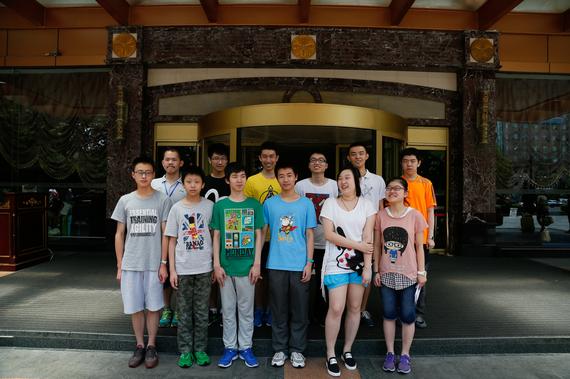 杭州棋类学校12名定段学生合影