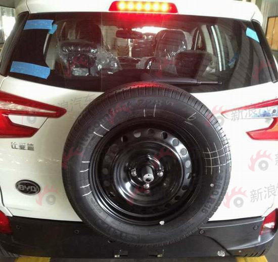 定位小型SUV 比亚迪S1轻度伪谍照