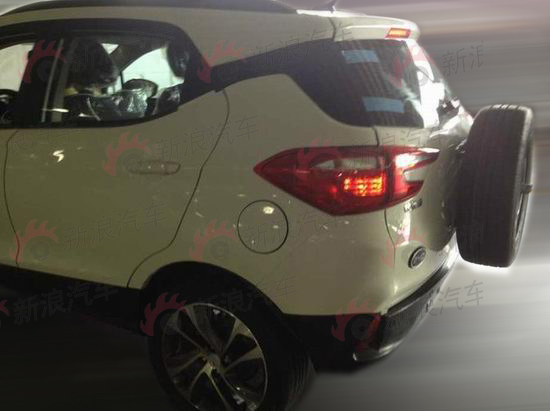 定位小型SUV 比亚迪S1轻度伪谍照