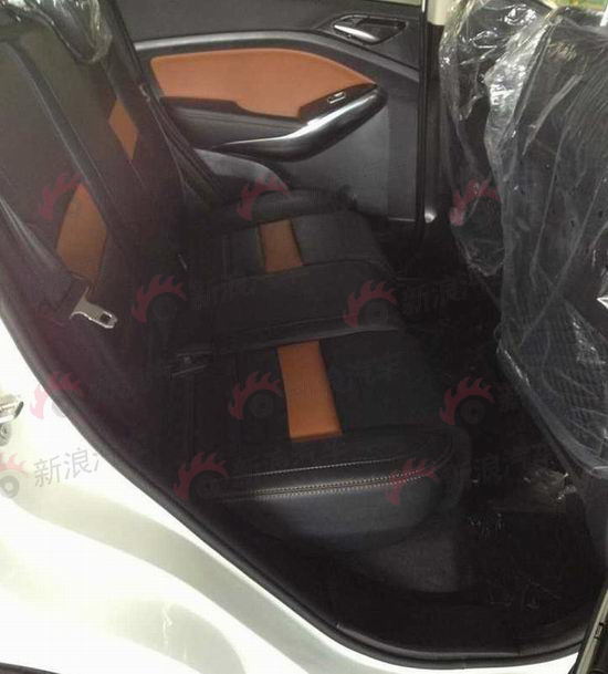 定位小型SUV 比亚迪S1轻度伪谍照