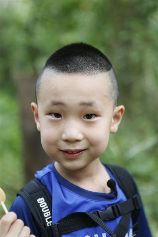 《爸3》大竣康康变老太 兄弟档自嗨说相声