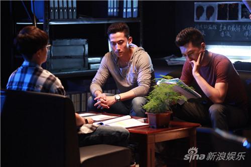 《浮出水面》刘立搭档靳东