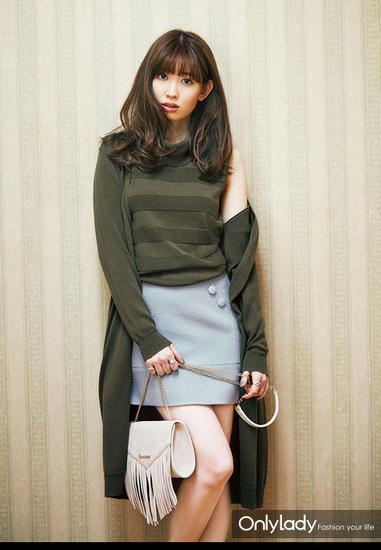 板野友美vs小嶋阳菜宅男更爱清纯还是性感妆