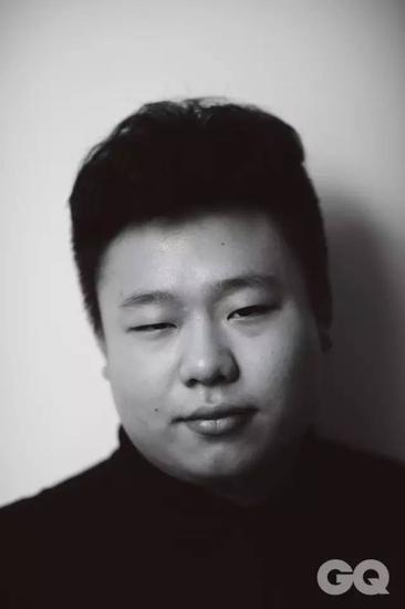 施宁杰,《变形计》第七季第二期的城市主人公,参加节目时16岁.