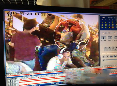 当天19时27分，网管员接到反应后过来查看。