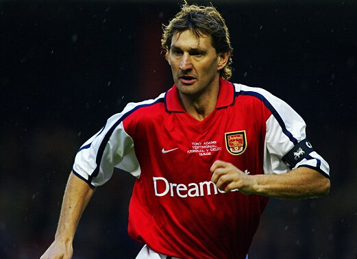 铁血队长亚当斯"从1996年到2001年,和阿森纳交锋是最阳刚的,他们是最