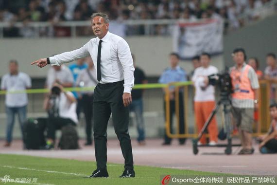 米哈在指挥比赛