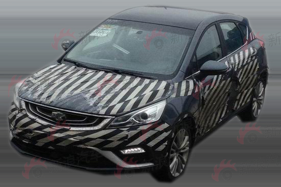 吉利CROSS低伪谍照曝光 年底上市