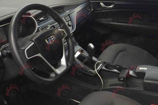 吉利CROSS低伪谍照曝光 年底上市