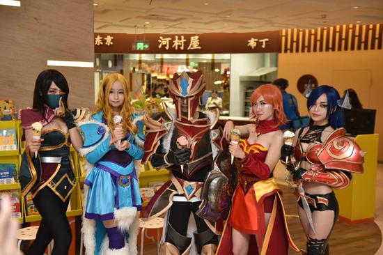 上海街头惊现DOTA2 Cosplay助威国际邀请赛