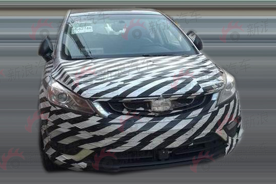 吉利CROSS低伪谍照曝光 年底上市