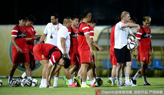 国足备战东亚杯