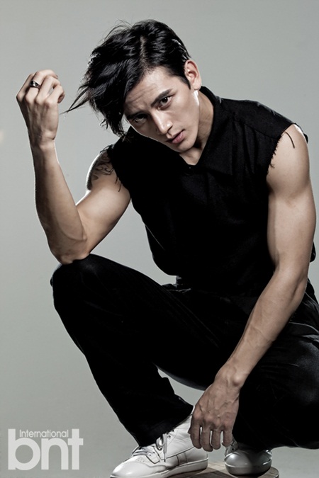 韩情脉脉:孙祖君时尚写真 酷男变暖男