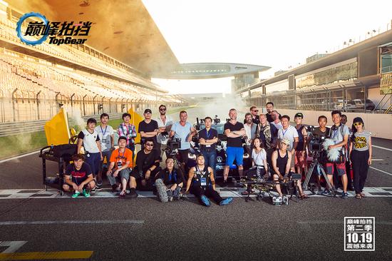 巅峰拍挡中英联合制作团队