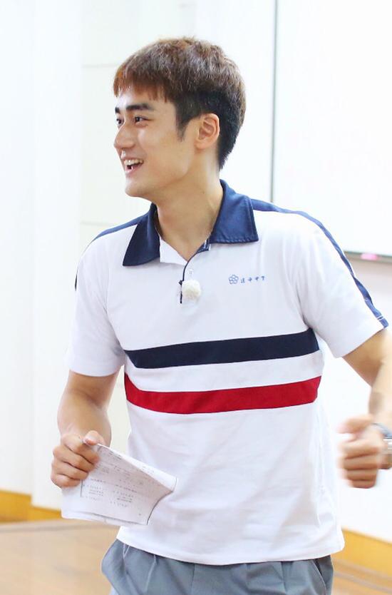 男神也动情孙艺洲蒋劲夫泪洒上海高中