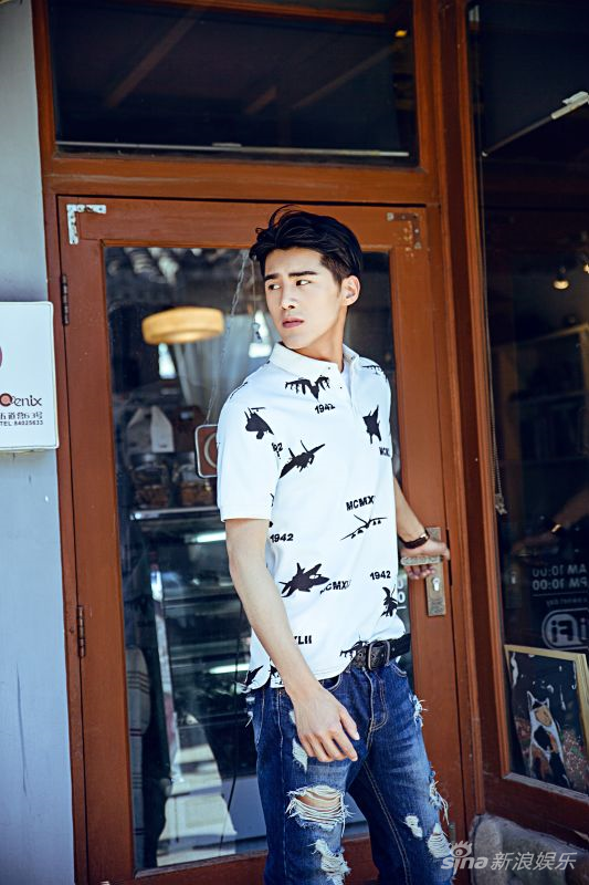 姜潮写真姜潮写真姜潮写真新浪娱乐讯 近日,姜潮[微博]出演的网络剧