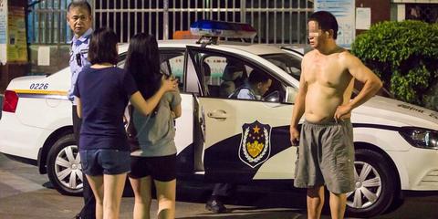 被父猥亵少女母亲:我选择老公