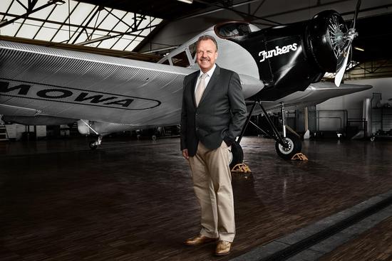 飞机容克f13是所有商用航机的始祖,这次重新建造的计划,由rimowa,瑞士