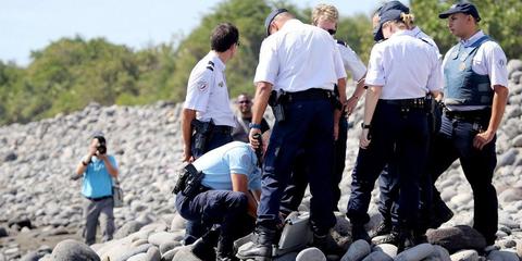 海底声呐影像现疑似MH370残骸