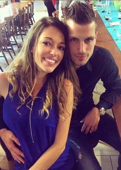 hold住英超太太团来了酥胸豪乳长腿pk多图