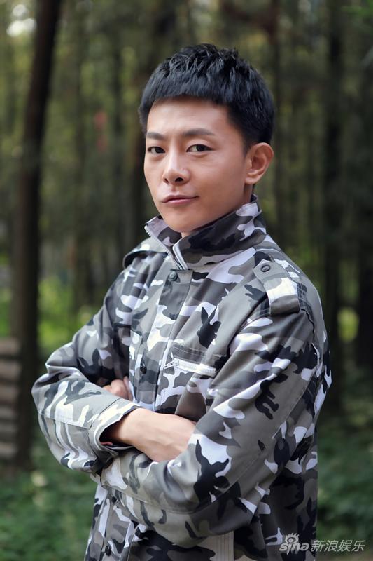 张皓然变身女王大人 娄小杰喜感十足|张皓然|女王|大人_新浪娱乐_新浪网