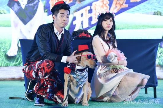 金世佳和郭碧婷欢乐合影