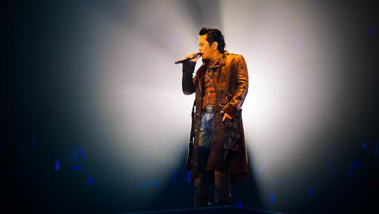 王杰巡演北京站落幕 九十度鞠躬诚意满满|王杰|演唱会|粉丝_新浪娱乐