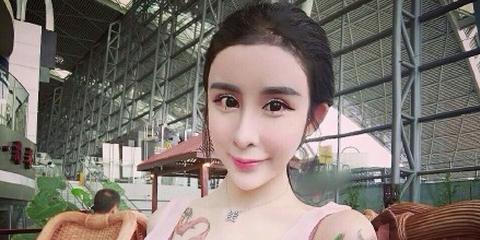 15岁蛇精整容少女要脸不要命