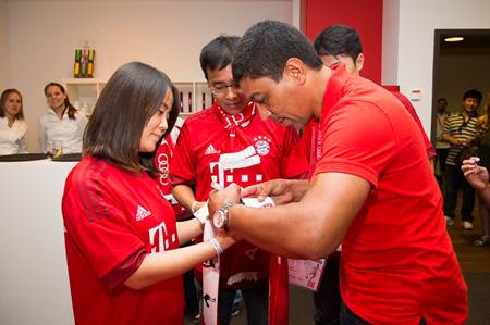 四大豪门激情对战 皇马、拜仁挺进决赛