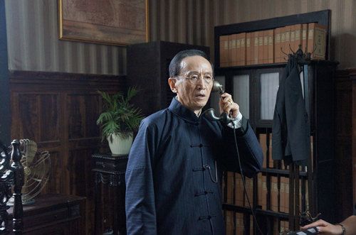 舒耀瑄饰演银行家