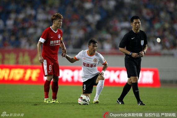 王栋拉起张成林