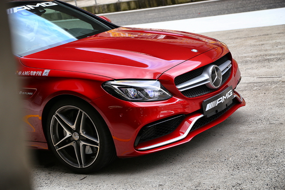 想要更快得懂这些 体验AMG驾驶学院课程