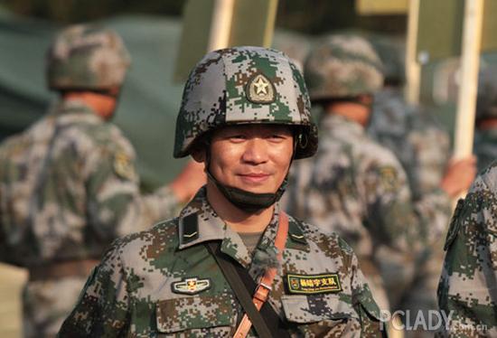 贵圈盛行"兵哥情结" 穿过军装的不止rain