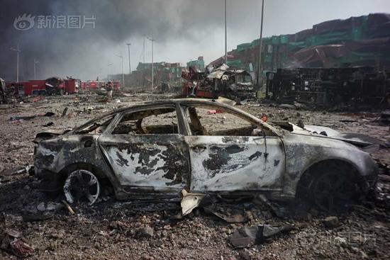 天津爆炸 汽车损毁