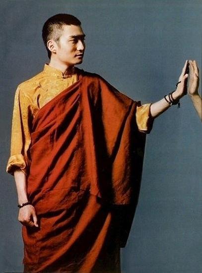 嘉德在线推出活佛帅哥的佛串拍卖专场