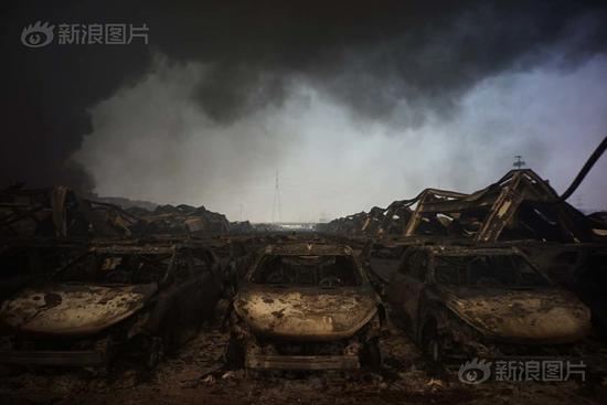 天津爆炸 汽车损毁