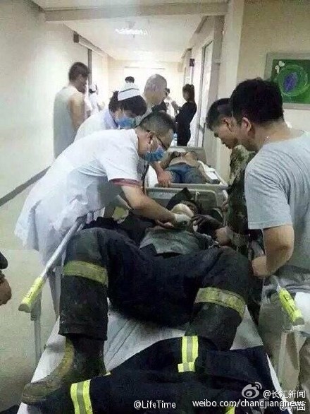 因爆炸伤亡的消防官兵