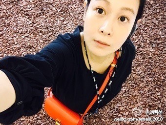图片来源:刘若英微博刘若英孕照文艺范十足2015年1月29日,刘若英顺利