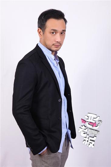 黄觉饰演皮成龙