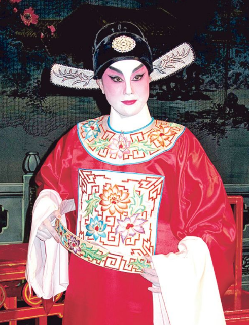 盖鸣晖演出粤剧《狮吼记》,为东华三院筹款.