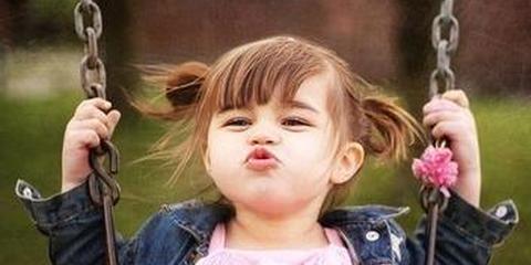 不让吃零食熊孩报警称妈去世