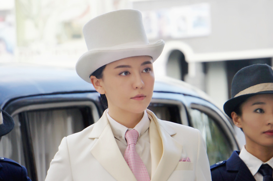 《傻儿传奇2》吕佳容换男装英姿飒爽